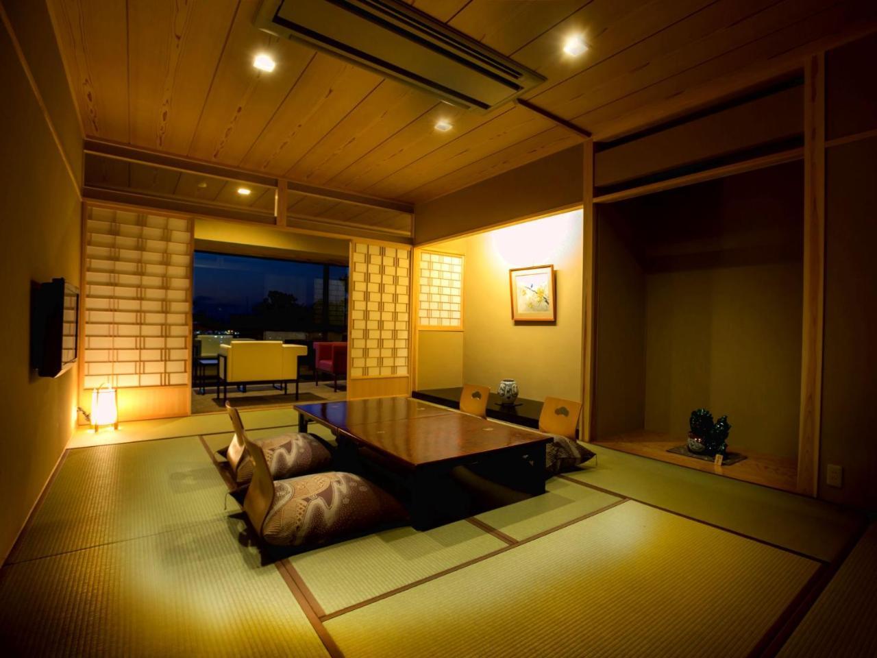 Hotel Yamashiro Onsen Midori No Yado Bansyoukaku Kaga  Exterior foto